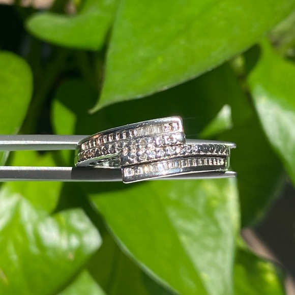 Heng Ngai 925 sterling silver overlap Diamond MOM ring💎 - Picture 3 of 16